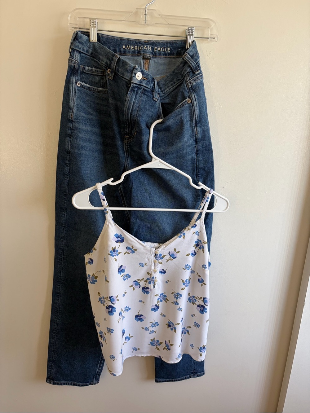 American Eagle Blue Jeans and White Floral Cami Two Pieces